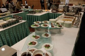 アルピコプラザホテルは満腹贅沢和牛ランチバイキング