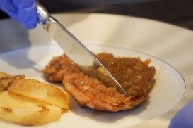 ナイフで格子模様を作り