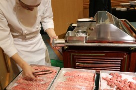 ライブキッチンは長蛇の列