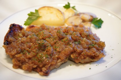 豚ロースステーキ シャリアピンソース