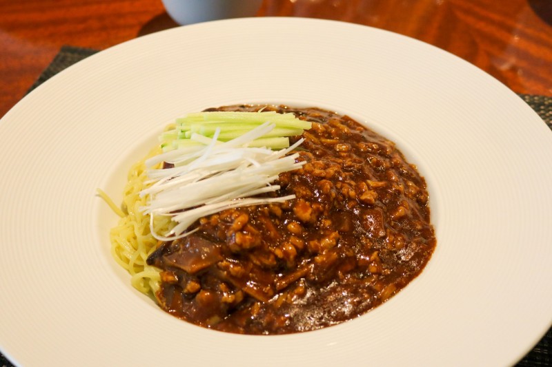ジャージャー麺　￥1,600