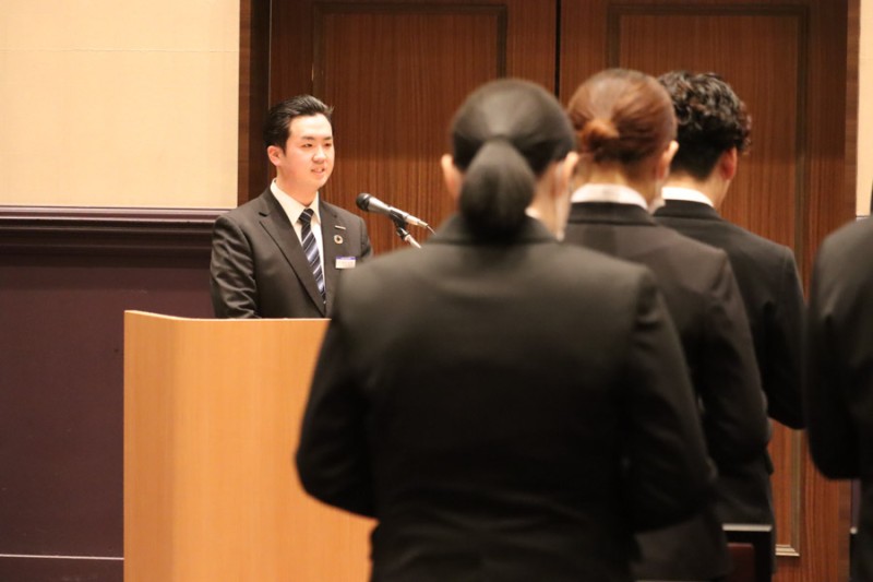 ホテルブエナビスタ入社3年目の先輩社員がアルピコグループ経営理念の代表唱和という大役をしっかり努めてくれました！
