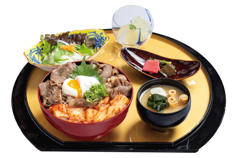 【料亭 深志楼】信州牛鋤煮とキムチの合盛り丼