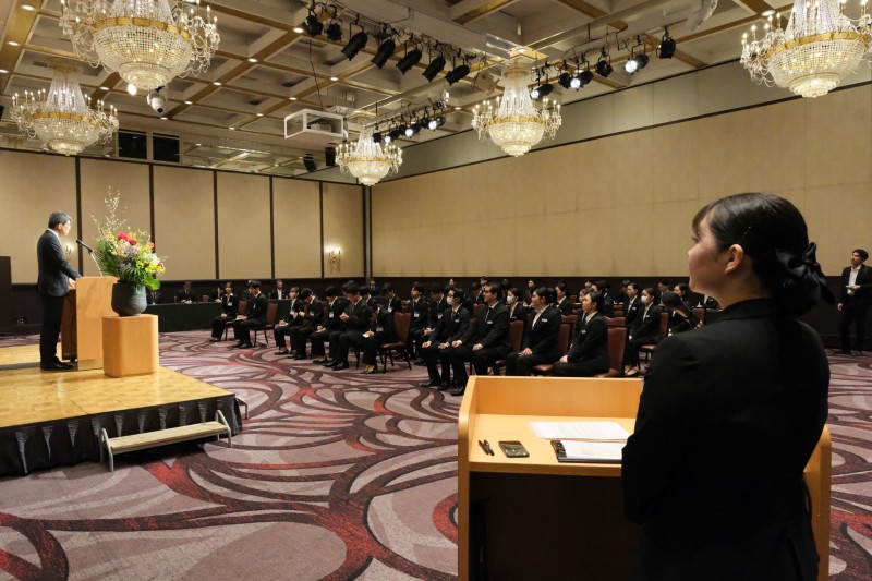 今回の入社式の司会はホテルブエナビスタのスタッフが務めました！