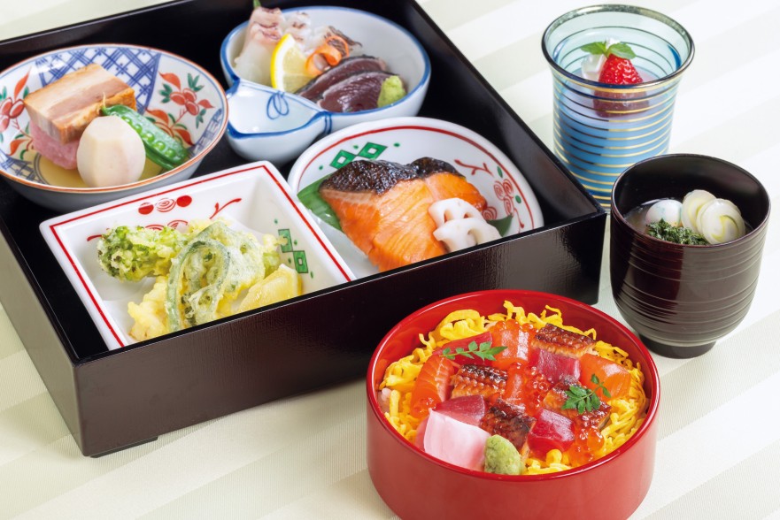 料亭 深志楼　春色弁当
