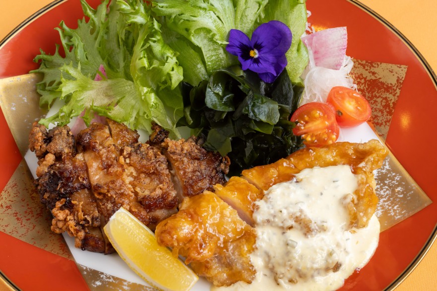 料亭深志楼　信州山賊焼きと宮崎チキン南蛮の食べ比べ